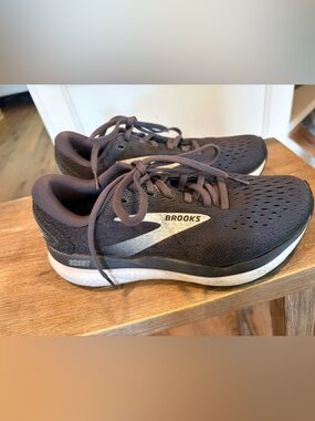 Brooks Ghost 16 Women’s Running Shoes Size 6.